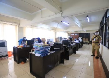 Satgas Percepatan Penanganan Covid-19 Kota Surabaya melakukan asesmen di kantor Pemprov Jatim.