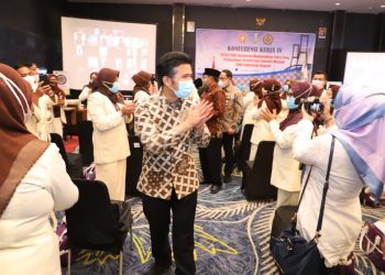 Wakil Gubernur Jatim Emil Elestianto Dardak menghadiri Konferensi Kerja IV Ikatan Guru Taman Kanak-Kanak Indonesia Persatuan Guru Republik Indonesia (IGTKI-PGRI).