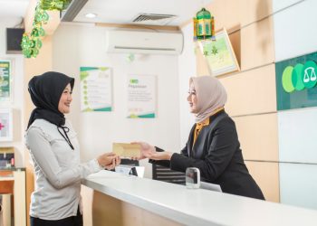 Pegadaian mengajak masyarakat untuk membangun kepedulian dengan menyisihkan pendapatan untuk berbagi dan beramal.