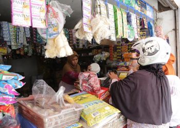 Dok. Toko Kelontong di Surabaya sebelum pandemi Covid-19. Kini Dinas Perdagangan mengcanangkan pemakaian e-discount. Aplikasi ini dapat memberikan informasi terkait distributor yang menjual komoditi murah kepada pemilik unit usaha.