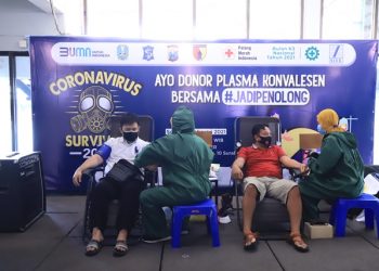 Pelaksanaan Donor Darah dan Donor Plasma Konvalesen di halaman Wisma SIER di Kawasan Industri Rungkut Surabaya.