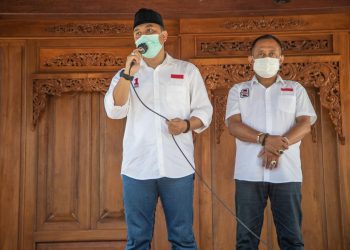 Eri Cahyadi dan Armuji. Pasangan ini bakal dilantik menjadi wali kota dan wakil wali kota Surabaya pada 26 Februari 2021 di gedung Negara Grahadi, Surabaya.