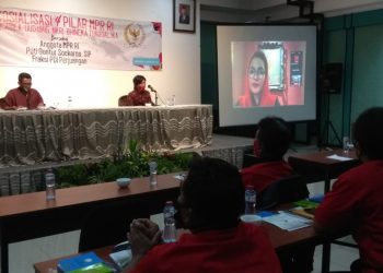 Puti Soekarnoputri berbicara secara virtual dalam sosialisasi 4 Pilar MPR RI, Pancasila, UUD 1945, NKRI, dan Bhineka Tunggal Ika di Hotel Soefie Sidoarjo.