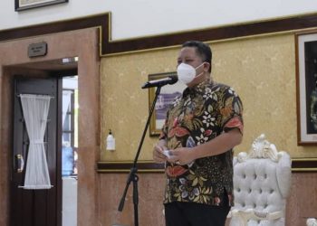 Plt Wali Kota Surabaya Whisnu Sakti Buana.