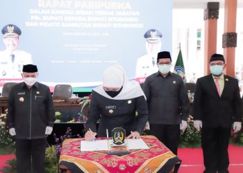 Gubernur Jatim Khofifah Indar Parawansa menghadiri sertijab Bupati Situbondo Karna Suwandi dan Wakil Bupati Khoirani.