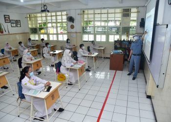 Dokumentasi simulasi sekolah tatap muka di SMPN 1 Surabaya.