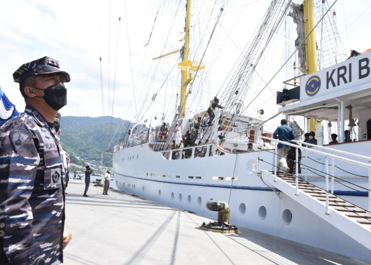 KRI Bima Suci bertolak dari Jayapura melanjutkan etape ke-4 menuju Raja Ampat.