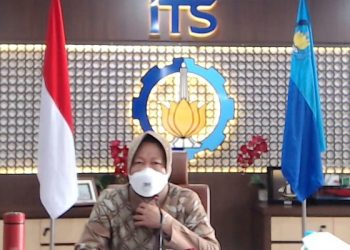 Kuliah umum dari Menteri Sosial RI Dr (HC) Ir Tri Rismaharini MT secara daring untuk mahasiswa baru ITS 2021.