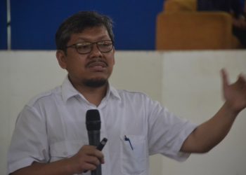 Guru Besar Teknik Kelautan ITS, Prof Ir Mukhtasor MEng PhD.