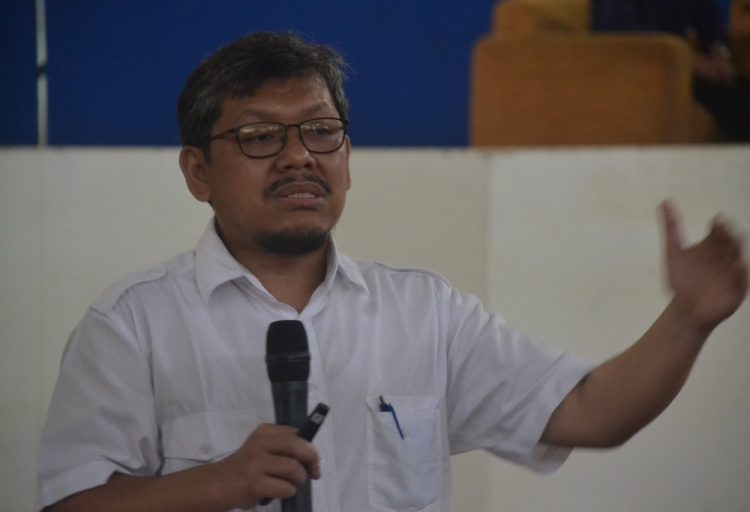 Guru Besar Teknik Kelautan ITS, Prof Ir Mukhtasor MEng PhD.