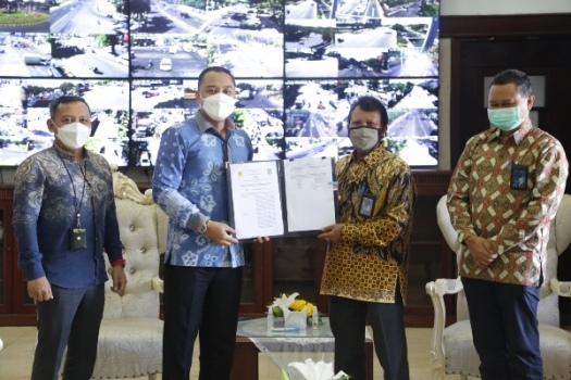 Pemkot Surabaya menandatangani nota kesepahaman (MoU) dengan PLN.