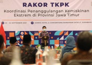 Wakil Gubernur Jatim Emil Elestianto Dardak membuka rapat koordinasi (Rakor) Tim Koordinasi Penanggulangan Kemiskinan (TKPK).
