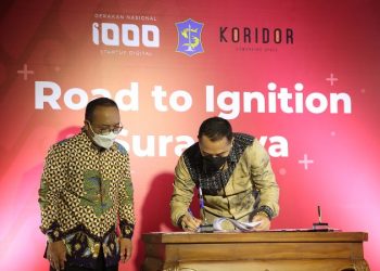 Wali Kota Surabaya Eri Cahyadi menandatangani Nota Kesepakatan Sinergi (NKS) Program 1000 Startup Digital dengan Kementerian Komunikasi dan Informatika (Kemenkominfo) RI yang diwakili Direktur Pemberdayaan Informatika, Bonifasius Wahyu Pudjianto.