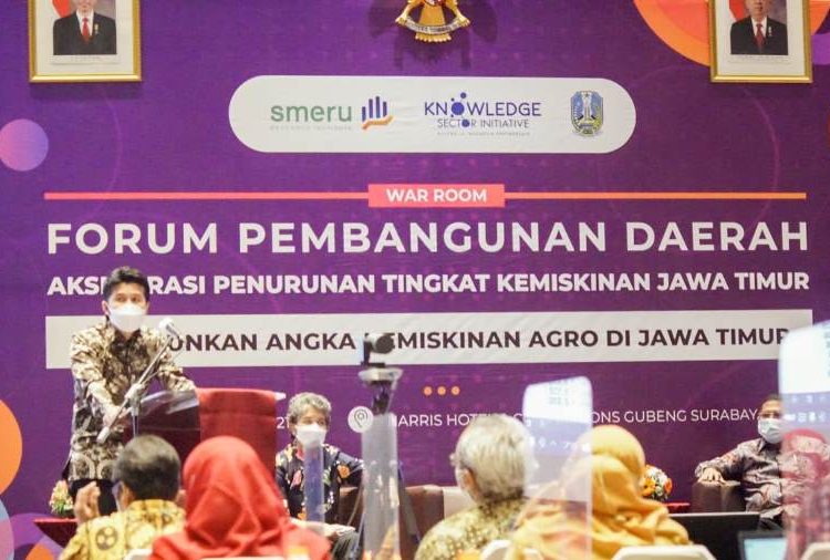 Wakil Gubernur Jatim Emil Elestianto Dardak saat membuka War Room Forum Pembangunan Daerah 2021 terkait Akselerasi Penurunan Tingkat Kemiskinan Jawa Timur "Menurunkan Angka Kemiskinan Agro di Jawa Timur"