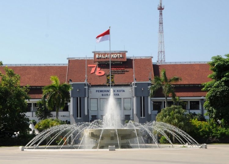 Kantor Balai Kota Surabaya. Pemkot Surabaya mengeluarkan surat edaran agar PNS tidak berpergian ke luar kota saat hari libur nasional.