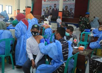 Koarmada II bekerjasama dengan TNI/Polri di Jatim dan pemerintah Kabupaten Pasuruan melaksanakan serbuan 8.000 vaksin Sinovac. Sasaran vaksin adalah para santri dari Pondok Pesantren Ngalah Pasuruan, pelajar serta masyarakat sekitar.