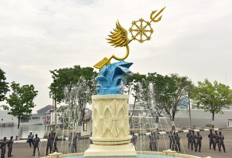 Setelah pemugaran selesai, Monumen Cakra diresmikan Panglima Koarmada II Laksda TNI Dr. Iwan Isnurwanto, Rabu (27/10). Monumen ini berada tepat di depan pintu masuk sisi selatan gedung Lounge Majapahit.
