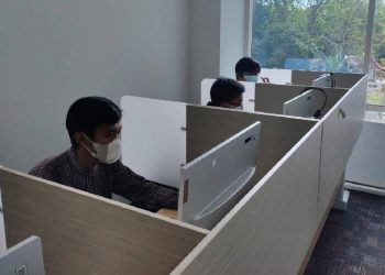 Pelaksanaan PKP2 (Penilaian Kemajuan Pelaksanaan PKM) secara daring oleh Direktorat Pembelajaran dan Kemahasiswaan Kemendikbudristek di Menara Sains ITS.