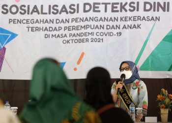 Bunda Pendidikan Anak Usia Dini (PAUD) Kota Surabaya, Rini Indriyani dalam sosialisasi deteksi dini pencegahan dan penanganan kekerasan terhadap perempuan dan anak di masa pandemi Covid-19.