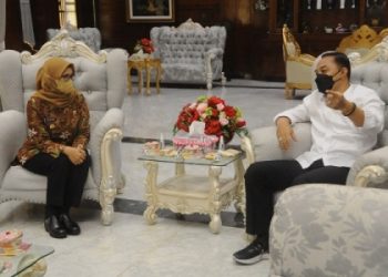 Wali Kota Surabaya Eri Cahyadi dan Bupati Blitar Rini Syarifah.