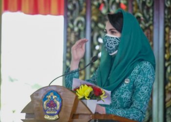 Ketua Tim Penggerak Pemberdayaan Kesejahteraan Keluarga (TP-PKK) Jatim Arumi Bachsin.