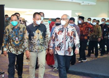 Pelaksana Harian (Plh) Sekdaprov Jatim Heru Tjahjono di sela acara Forum Bisnis dan Percepatan Realisasi Investasi di Jawa Timur yang diselenggarakan di Hotel JW Marriott Surabaya.