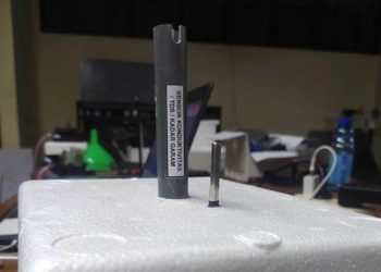 Tampak samping dari alat ukur kualitas air buatan tim mahasiswa KKN ITS.