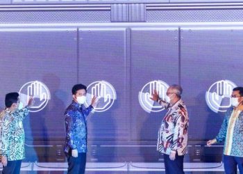 Wakil Gubernur Jawa Timur Emil Elestianto Dardak melaunching pilot project Pasar Sehat, Inovatif dan Aman Pakai (S.I.A.P) QRIS dan Seminar "Perluasan Penggunaan Qris Untuk Mendukung Optimisme Pemulihan Sektor Pariwisata" di Hotel Grand Mercure, Malang.