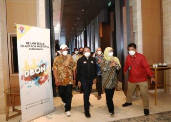 Menteri Pemuda dan Olahraga Zainuddin Amali bersama Gubernur Jatim Khofifah Indar Parawansa dalam sosialisasi Perpres nomor 86 tahun 2021 tentang Desain Besar Olahraga Nasional (DBON).