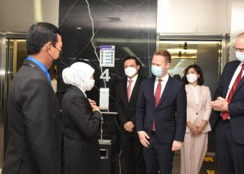 Gubernur Jawa Timur Khofifah Indar Parawansa menghadiri pembukaan kantor Konsulat Kerajaan Denmark di Surabaya.