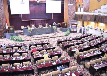 Sidang paripurna di DPRD Provinsi Jatim yang membahas tentang Raperda Pengelolaan Sampah Regional.