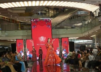 Pagelaran Surabaya Fashion Week 2021 yang dilaksanakan di Grand City.