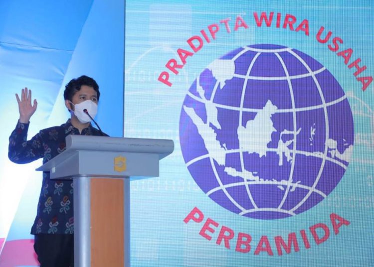 Wakil Gubernur Jawa Timur Emil Elestianto Dardak saat membuka Musyawarah Nasional IX Perhimpunan BPR Milik Pemerintah Daerah se-Indonesia (Perbamida) di Hotel Shangrila Surabaya.