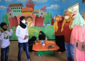 Berharap mendongeng semakin memasyarakat ke kampung-kampung, Dinas Perpustakaan dan Kearsipan Kota Surabaya melakukan launching Surabaya Mendongeng.