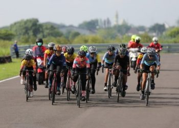 Surabaya Race 2021 di sirkuit Gelora Bung Tomo (GBT) yang diikuti sekitar 500 peserta.