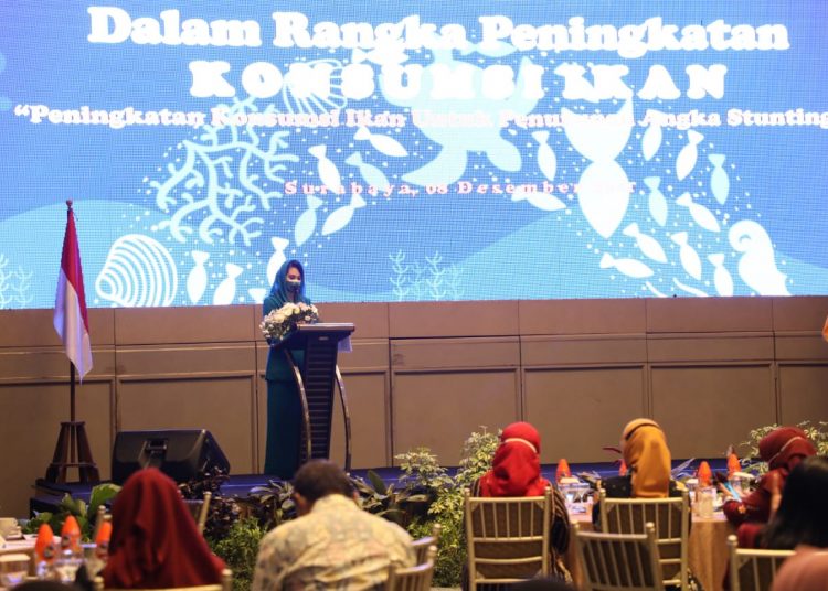 Ketua Forum Peningkatan Konsumsi Ikan (Forikan) Jawa Timur Arumi Bachsin saat menjadi narasumber sarasehan peningkatan konsumsi ikan untuk menurunkan stunting.