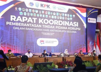 Gubernur Jawa Timur Khofifah Indar Parawansa saat rapat koordinasi tindak pidana korupsi pada 15 November 2021 lalu.