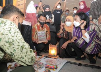 Kegiatan Unjuk Gelar Keterampilan Hasil Karya Anak Disabilitas serta Seminar Inklusi tingkat Provinsi Jatim Tahun 2021 di Hotel Batu Suki, Kota Batu. Dinas Pendidikan Provinsi Jatim telah meluncurkan program vokasi istimewa di berbagai SLB yang mengharuskan SLB memberikan pembelajaran vokasi sesuai dengan potensi kekhususannya.