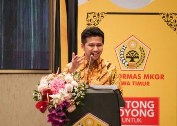 Wakil Gubernur Jawa Timur Emil Elestianto Dardak saat menghadiri pelantikan pengurus Dewan Pimpinan Daerah (DPD) MKGR Provinsi Jawa Timur periode 2021 - 2026 di Hotel The Westin Surabaya.