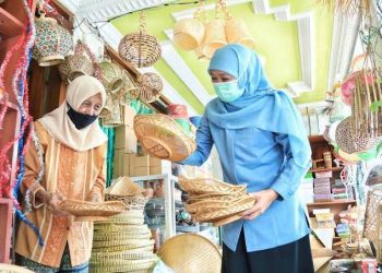 Menurut Gubernur Jawa Timur Khofifah Indar Parawansa saat meninjau salah satu stan UMKM. Di Hari Belanja Online Nasional (Harbolnas), Pemprov Jatim mempromosikan penggunaan Program Jawa Timur Belanja Online (Jatim Bejo).