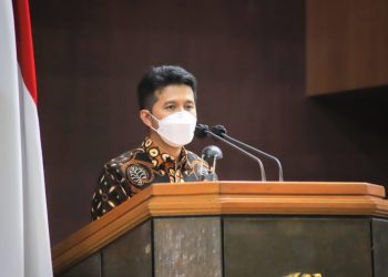 Wakil Gubernur Jawa Timur Emil Elestianto Dardak saat menghadiri Forum Komunikasi Nasional di DPRD Jatim, Jalan Indrapura Surabaya.