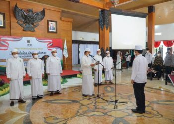 Wakil Gubernur Jawa Timur Emil Elestianto Dardak melantik Pengurus Daerah IPHI Trenggalek masa bakti 2021-2026. Pelantikan dilaksanakan di pendapa Kabupaten Trenggalek.