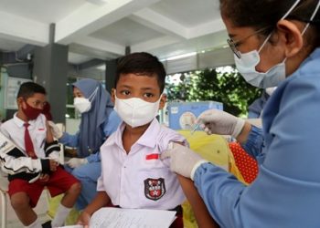 Pelaksanaan vaksinasi khusus anak usia 6-11 tahun yang duduk di Sekolah Dasar (SD) maupun Madrasah Ibtidaiyah (MI) berupaya dipercepat oleh Pemkot Surabaya.