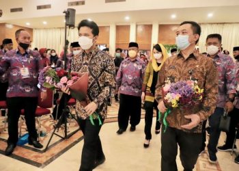 Wakil Gubernur Jawa Timur Emil Elestianto Dardak menghadiri Musyawarah Nasional Persatuan Perangkat Desa Indonesia ke-IV di Taman Candra Wilwatikta Pasuruan.