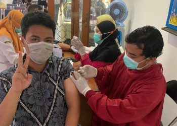 Setelah vaksin booster untuk lanjut usia (lansia), kini vaksin booster menyasar para kader Surabaya.