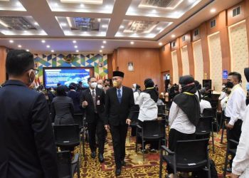 Pj Sekdaprov Jatim Wahid Wahyudi saat menghadiri pembukaan Pelatihan Kepemimpinan Pengawas (PKP) angkatan 14 & 15 tahun 2022.