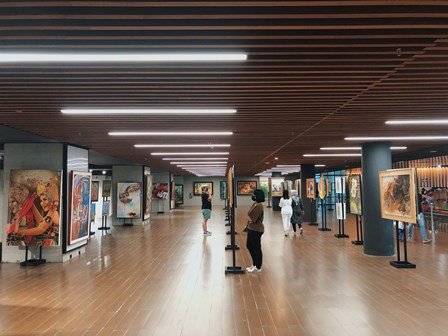 Sempat ditutup karena angka kasus Covid-19 naik, Alun-Alun Surabaya kini kembali dibuka untuk pengunjung.