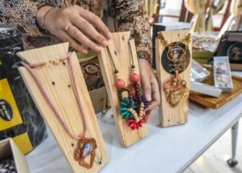 Salah satu produk UMKM yang dipasarkan di Surabaya Kriya Galeri.