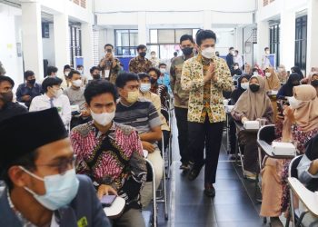 Wakil Gubernur Jatim Emil Elestianto Dardak  saat menghadiri talkshow Pengurus Wilayah Pelajar Islam Indonesia (PW PII) dengan tema 'Pelajar Kekinian, Pembawa Perubahan' di Gedung P2KK UMM Malang.