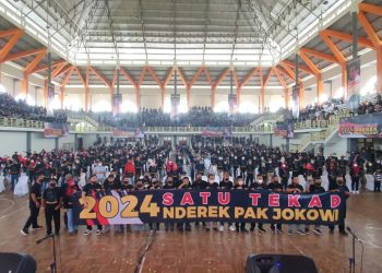 Ribuan relawan Presiden Jokowi menggelar silahturahmi di GOR Mustika, Kabupaten Blora Jawa Tengah.